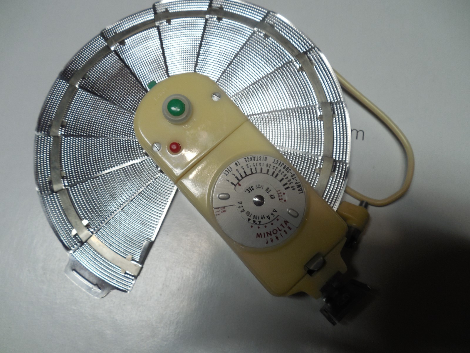 Vintage Retro 1960’s Minolta Junior B.C. Folding Reflector Flash Pocket