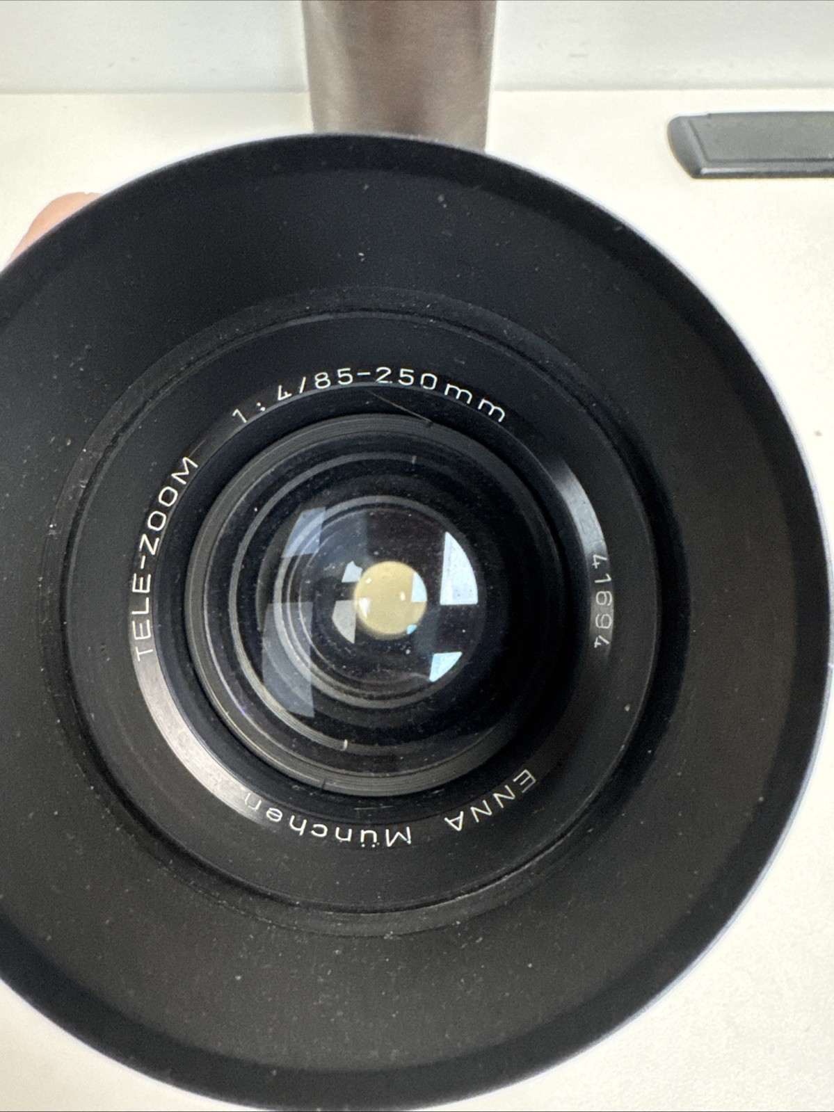 Enna Munchen tele-zoom lens 1:4 85-250mm original leather keeper