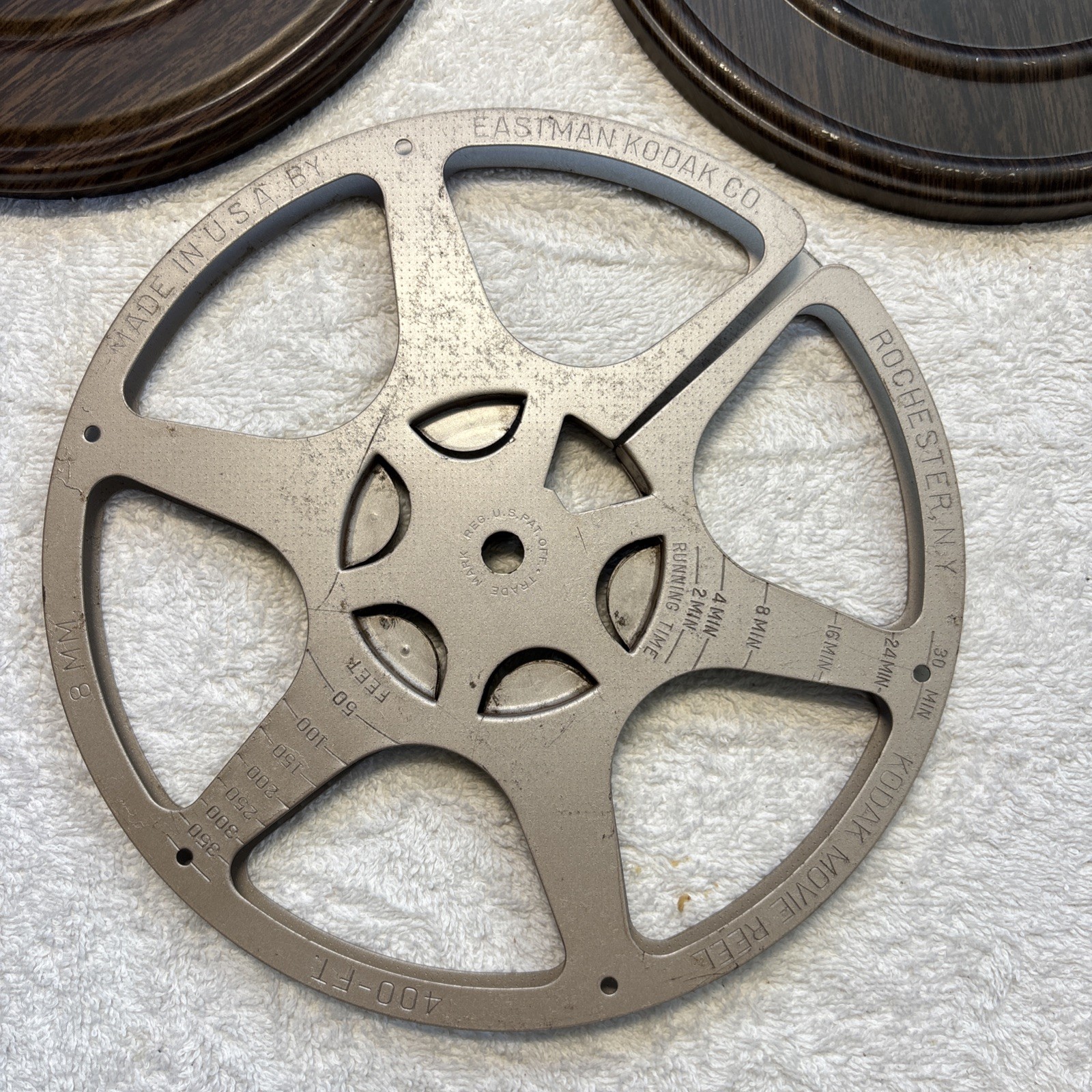2 Dual 8 Harwood Flip-Top Dual Woodgrain Can with Harwood Reel / Kodak Reel READ