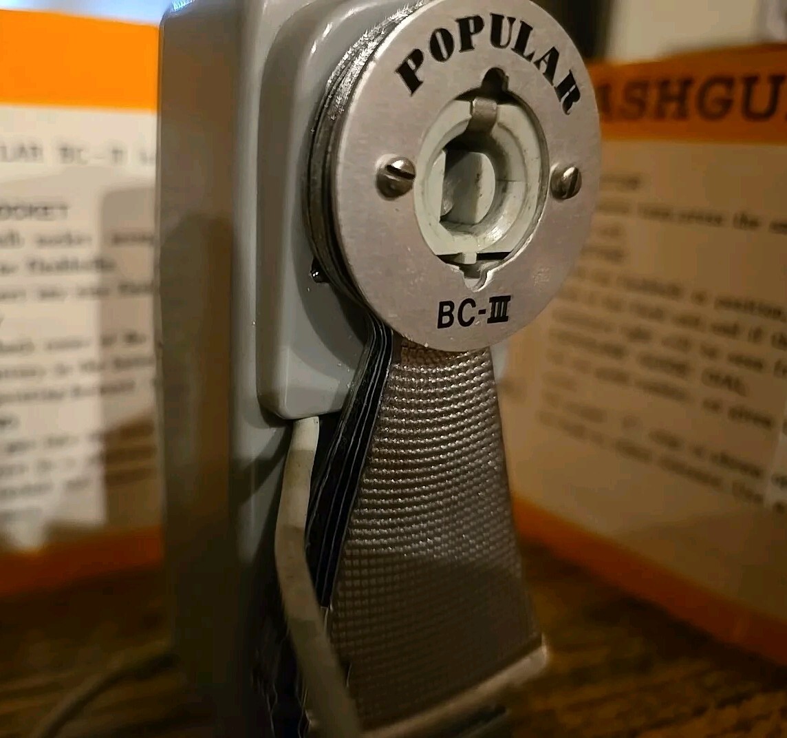 Vintage Popular BC Flash Gun Model 3 – 3-Way Socket For AG, M Base & Bayonet