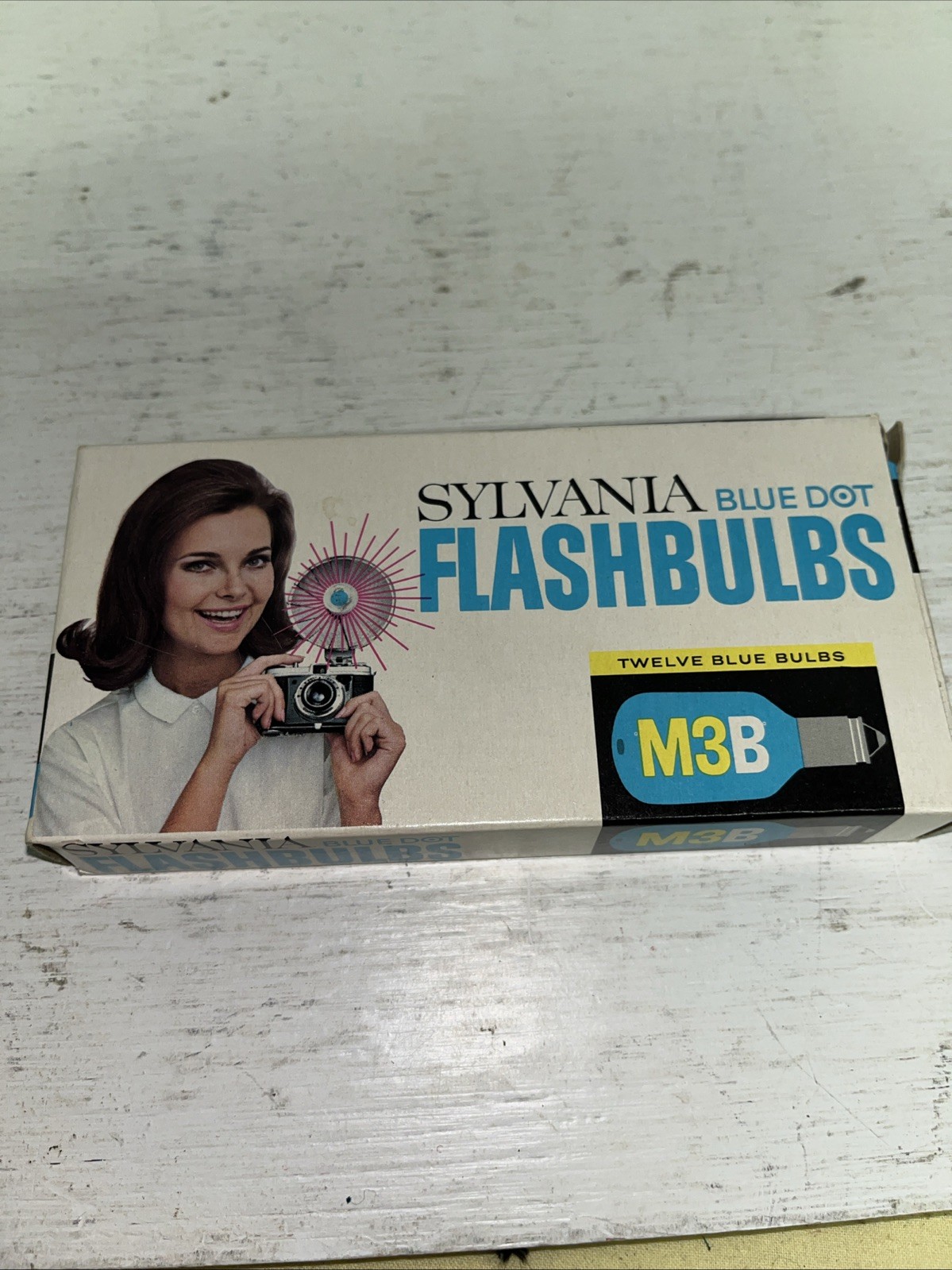Sylvania Blue Dot Flash Bulbs flashbulbs M3B Twelve Blue Bulbs New Open Box