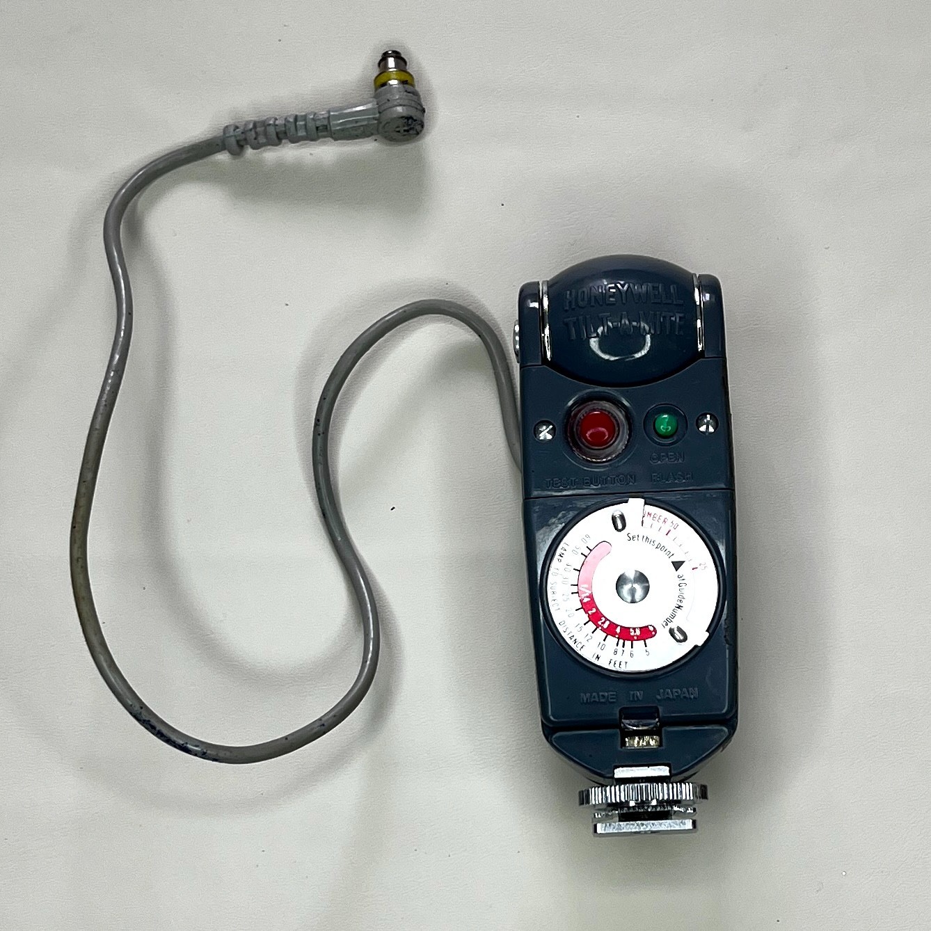 Vintage Honeywell Tilt-A-Mite Camera Flash Unit w/ Original Case Untested Japan