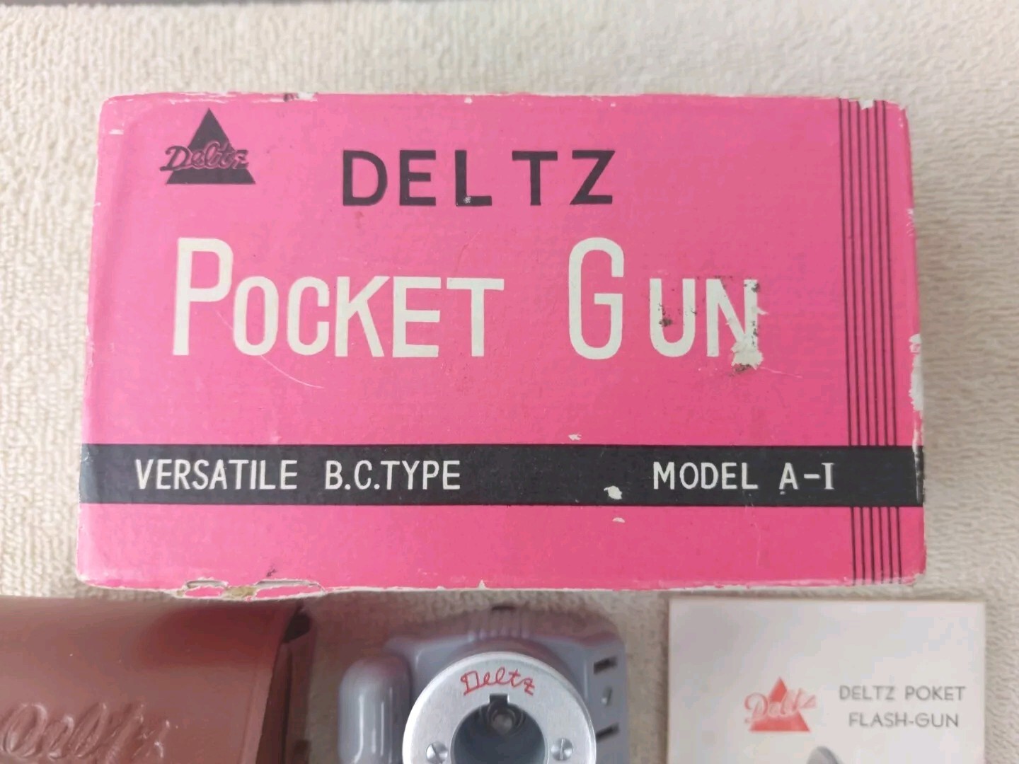 DELTZ POCKET GUN FLASH MODEL#A-1 OLD VINTAGE FILM PHOTOGRAPHY UNTESTED