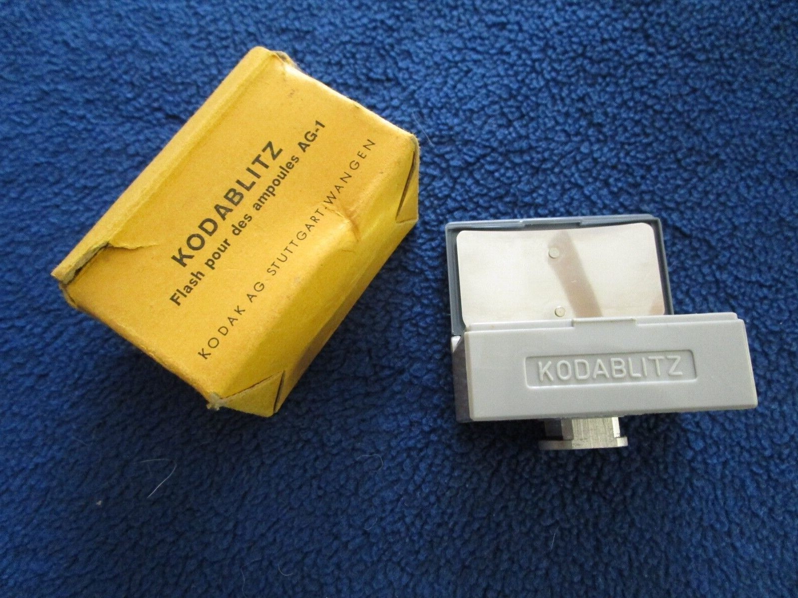 Kodak Kodablitz Flasholder for AG-1 lamps; plastic case, made in Germany; used
