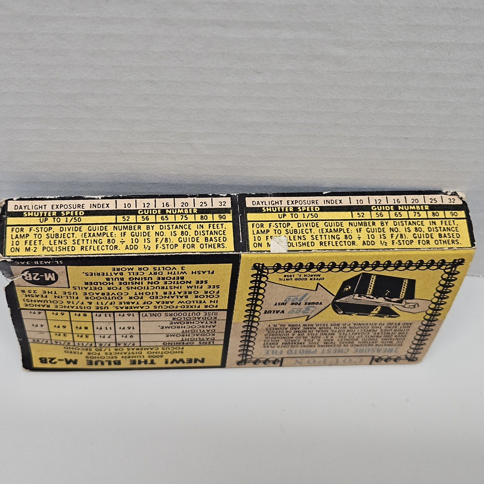 Sylvania Blue Dot Superflash Bulbs 10 In Pack Vtg 1950’s M-2 M-2B Flashbulbs