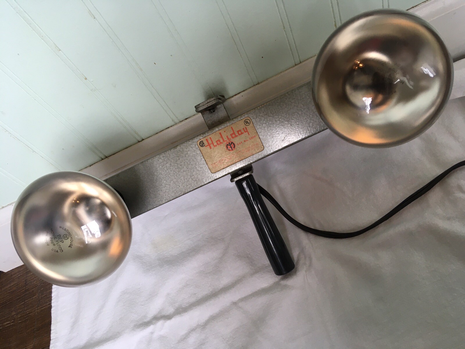 VTG WORKS GREAT! Holiday Movie Camera Light Bar Cat. No. 2200 – 3 BULBS INCLUDED