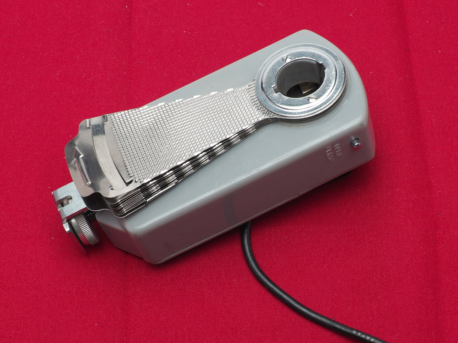 Vintage Minicam BC Pocket Flash Fan Flash looks clean READ
