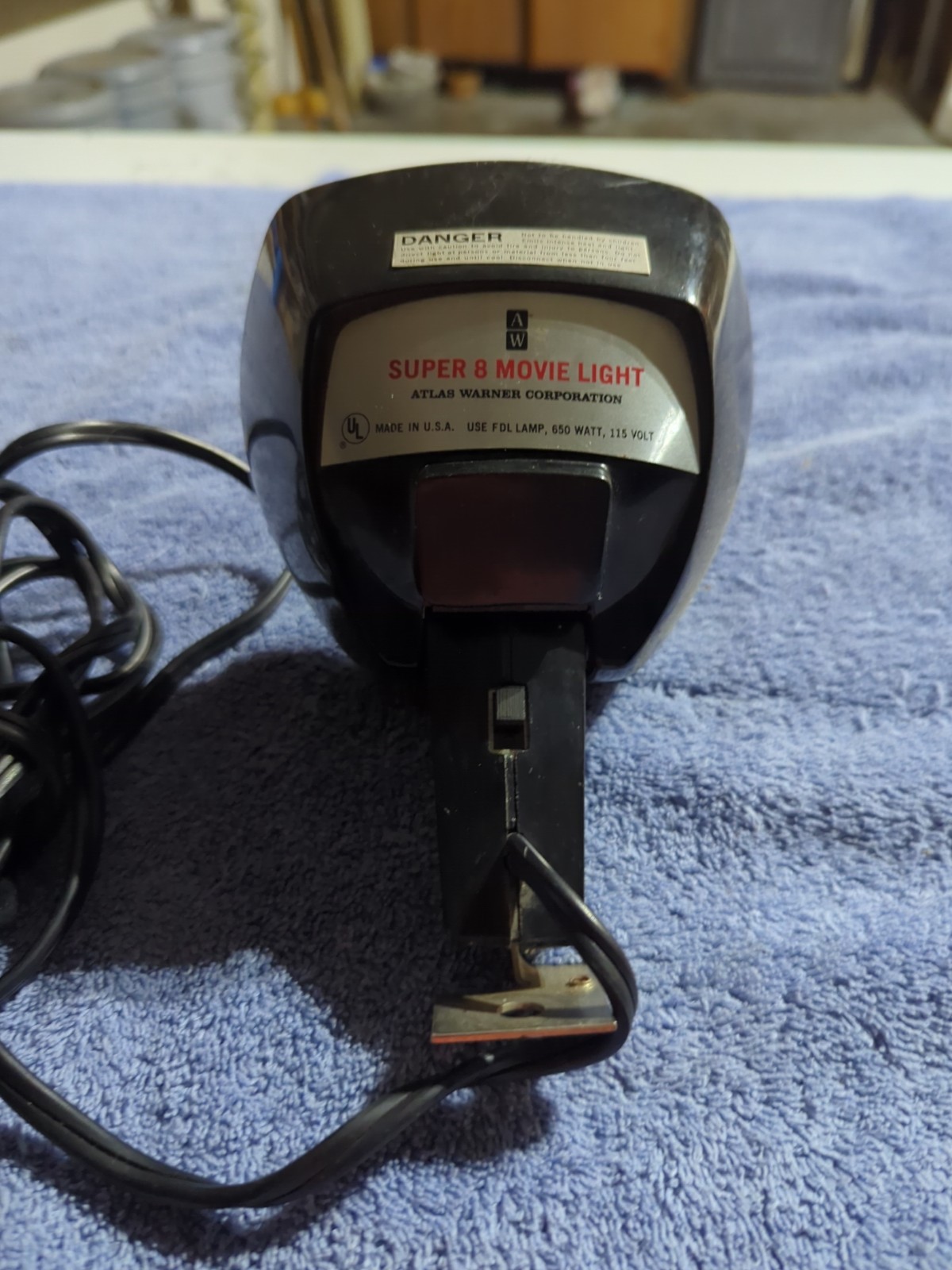 1960’s AW Atlas Warner Super 8, top mount movie light Be Tested And Working