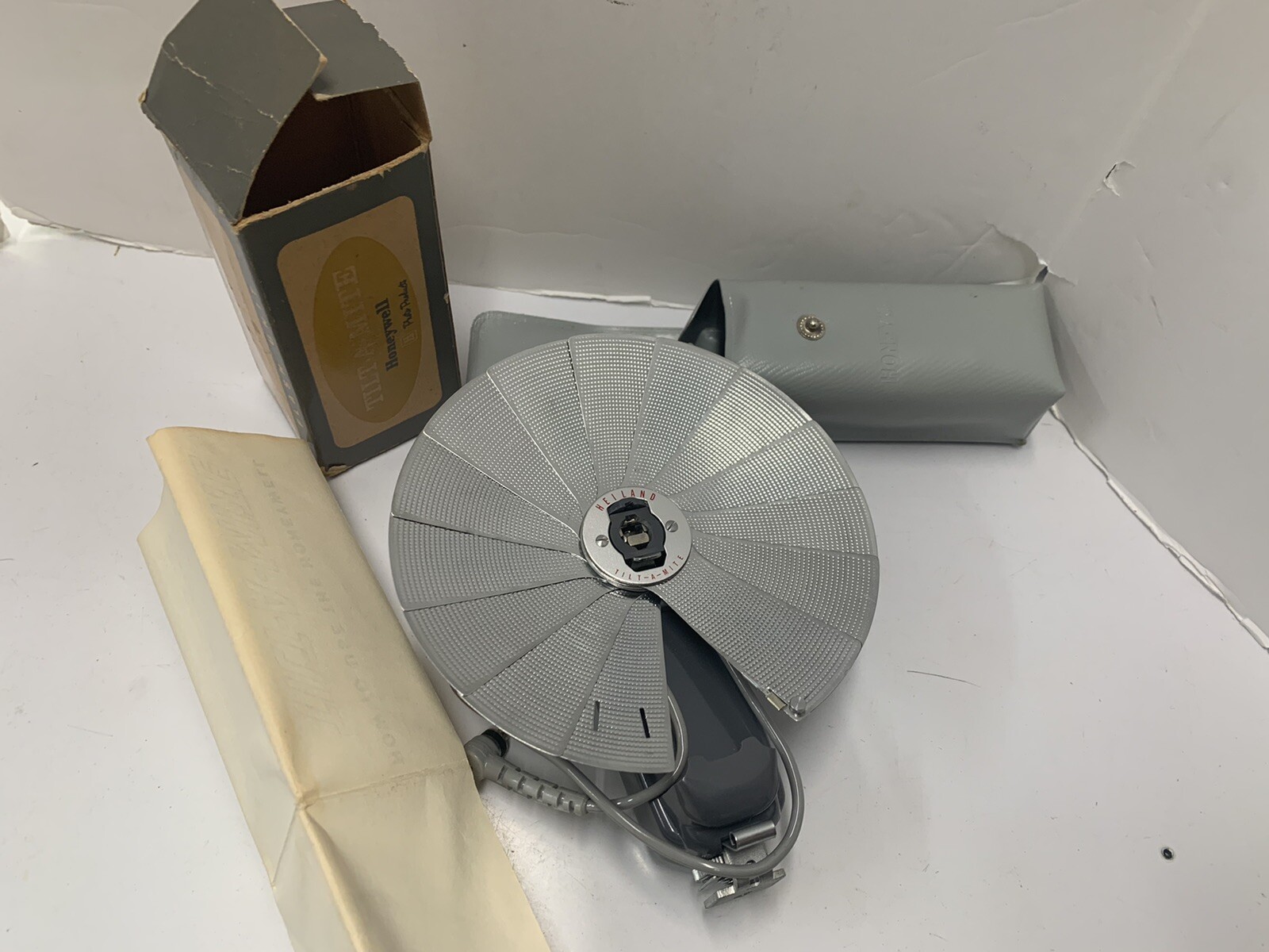 Vintage Honeywell Tilt-a-Mite Flash Unit With Original Papers & Box – EXCELLENT!