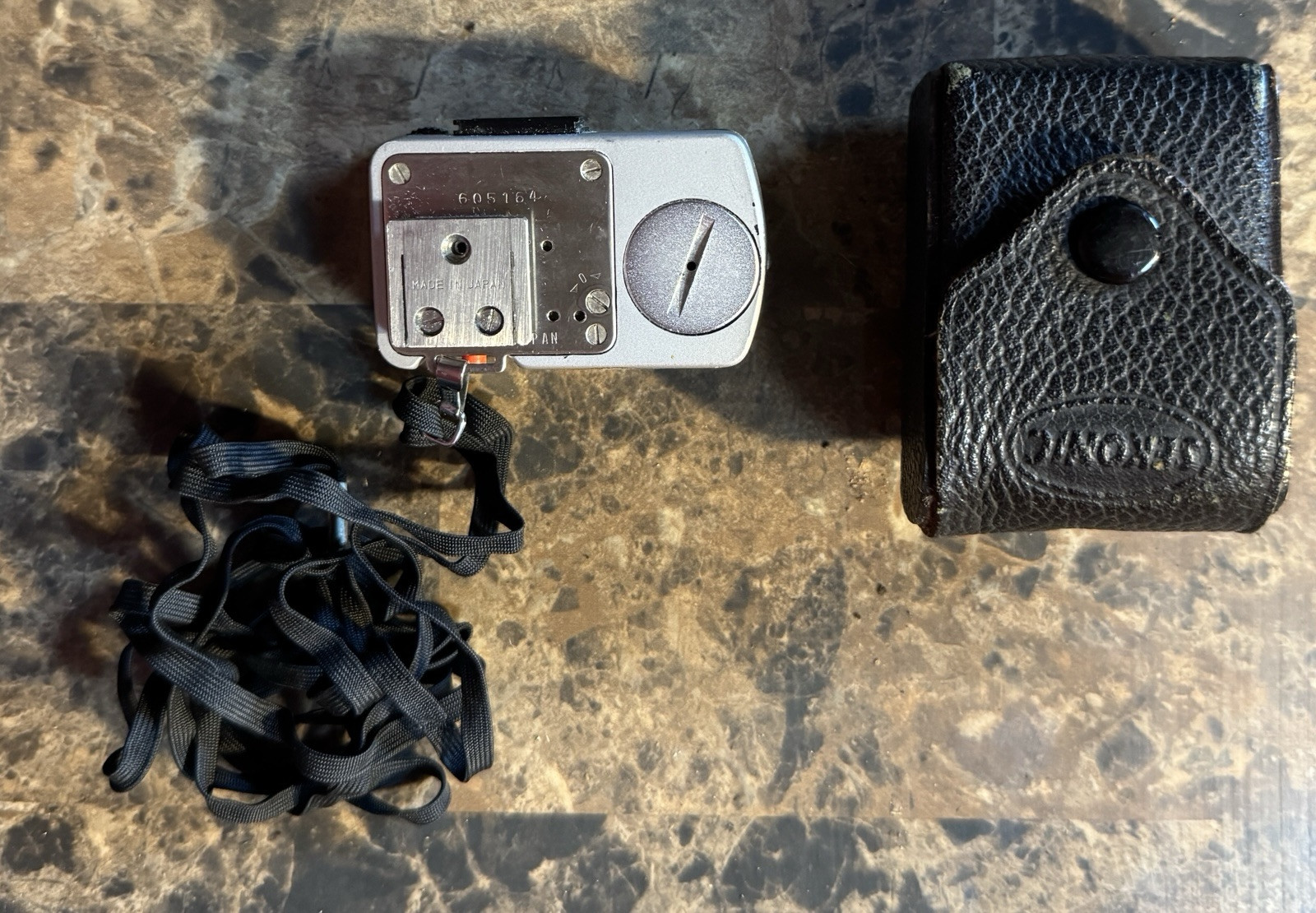VINTAGE SEKONIC MICRO CLIP-ON LIGHT METER L-136 EXPOSURE METER ORIGINAL CASE