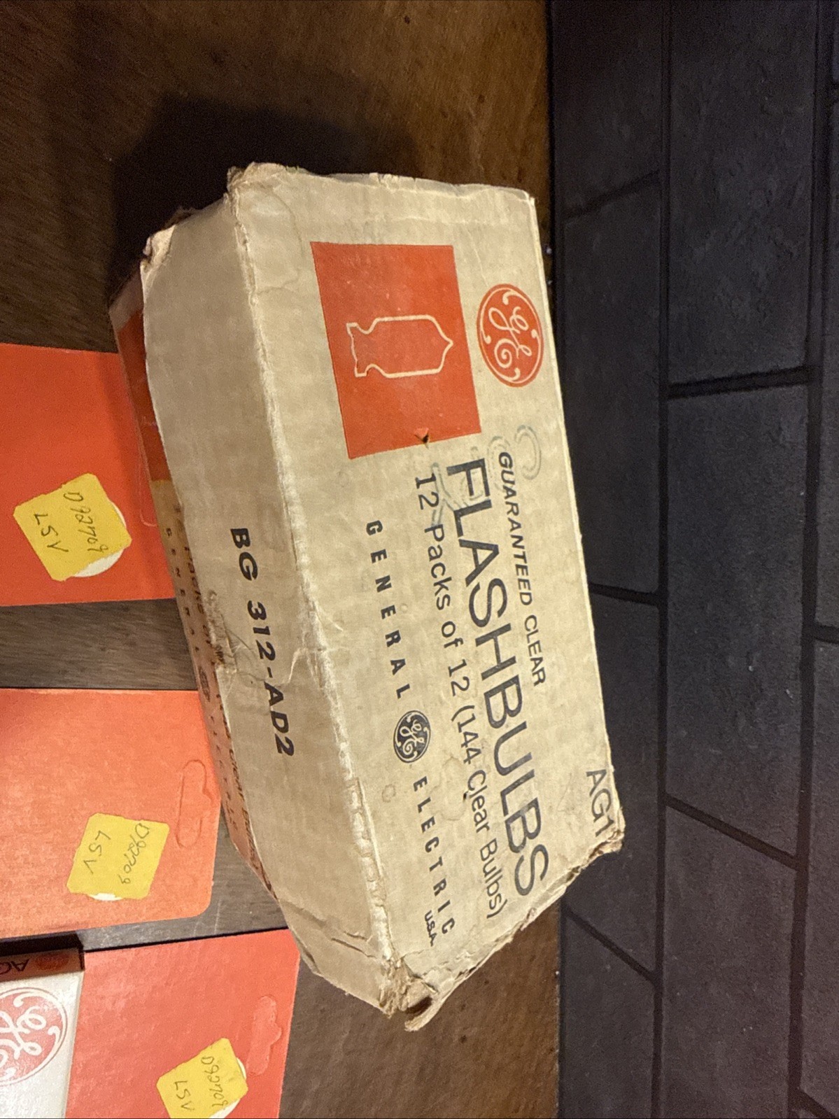 Vintage GE General Electric AG-1 Flashbulbs Qty 12 X 8 in Original Boxes