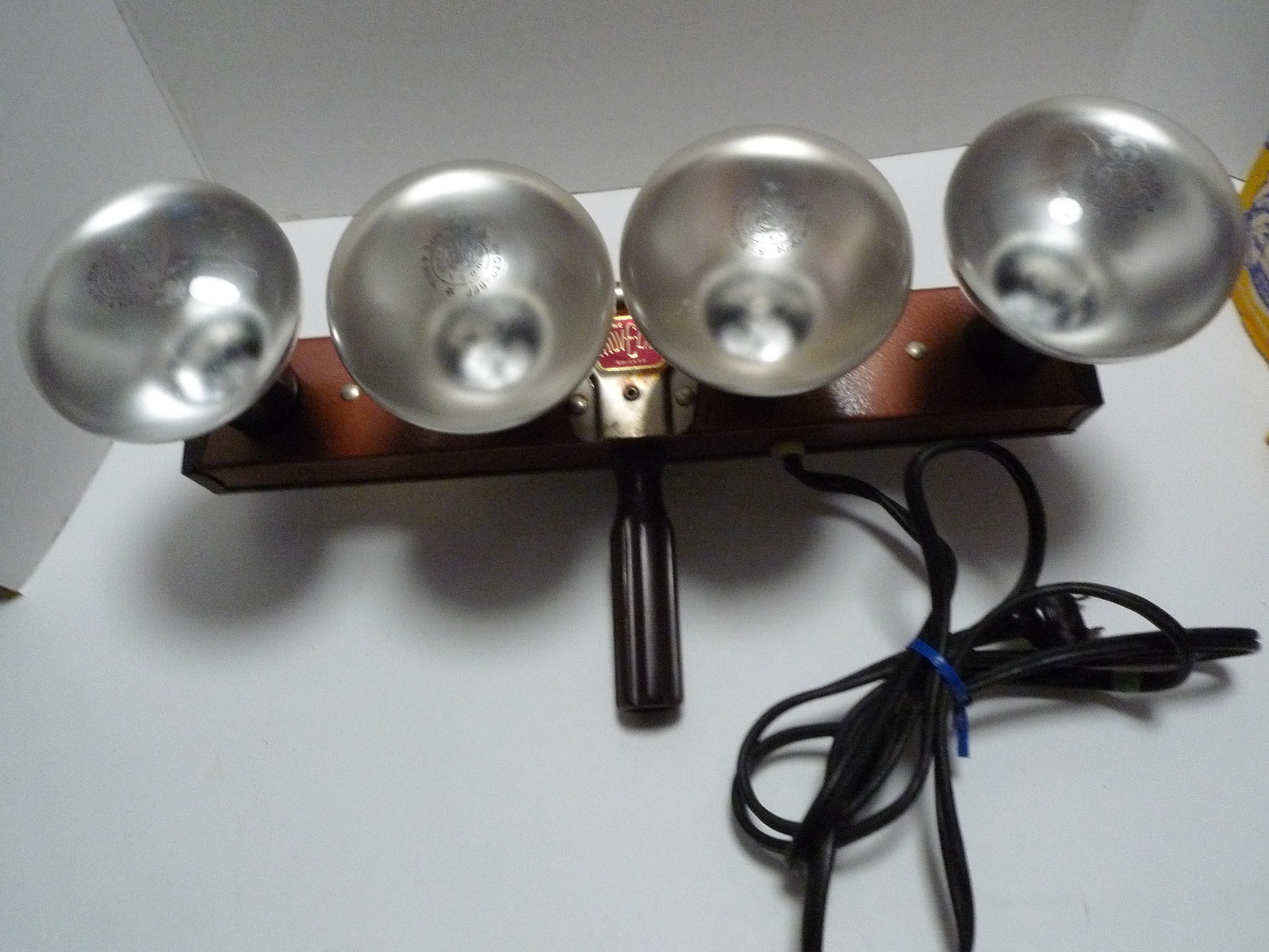Acme Mov-E-Lite Movie Light Bar in working order with Case Chicago