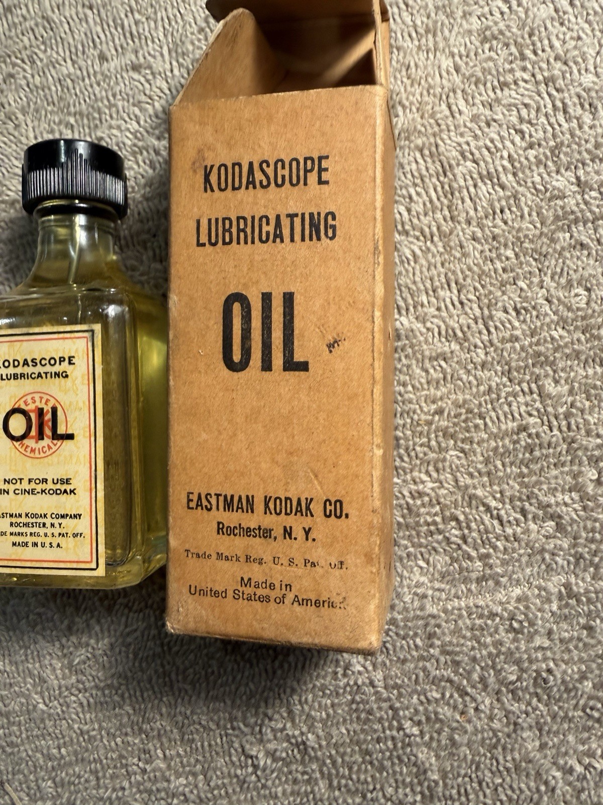 Vintage Eastman Kodak Kodascope Lubricating Oil Box Full Bottle