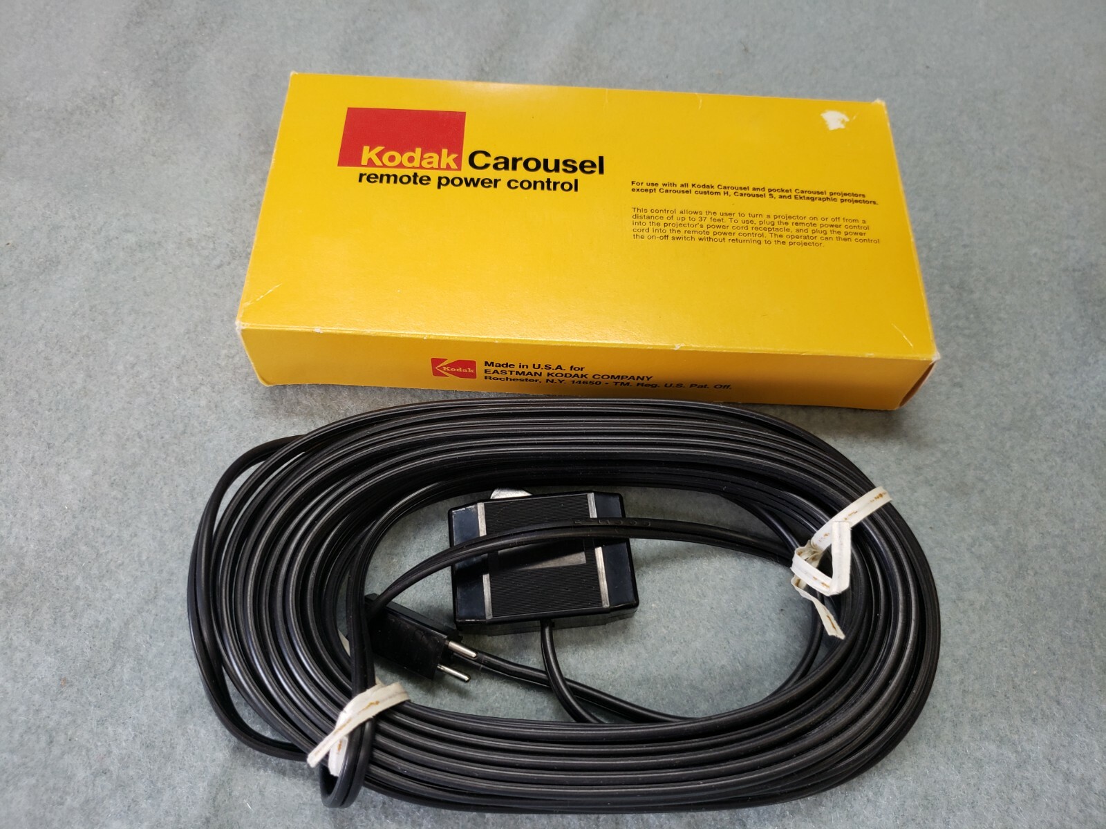2 – KODAK SLIDE CAROUSEL REMOTE POWER CONTROLS # B588 CAT 108- 7154 $ave Alot