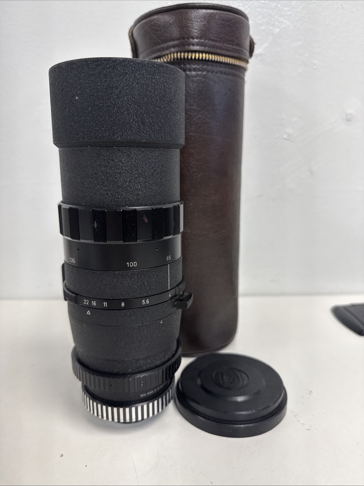 Enna Munchen tele-zoom lens 1:4 85-250mm original leather keeper