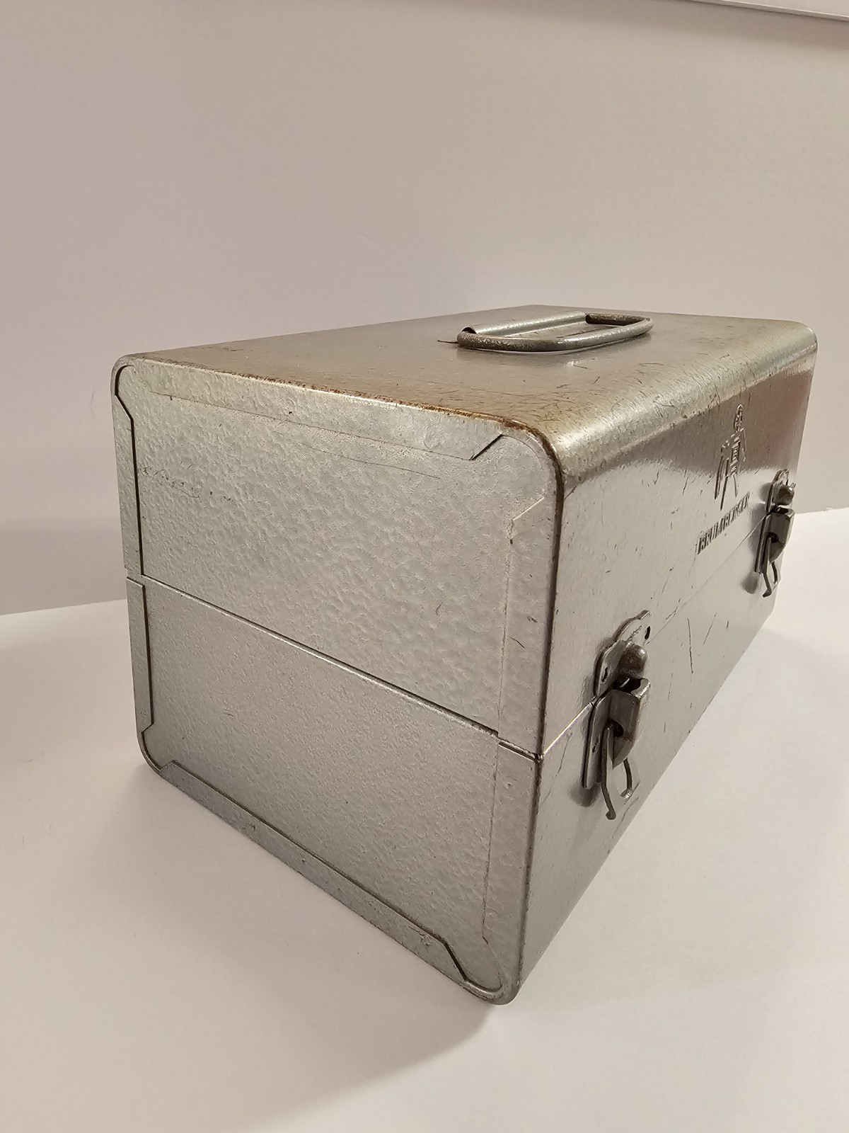Brumberger Movie Case For 8mm Movies 5″ Canister Tins No Reels Or Film