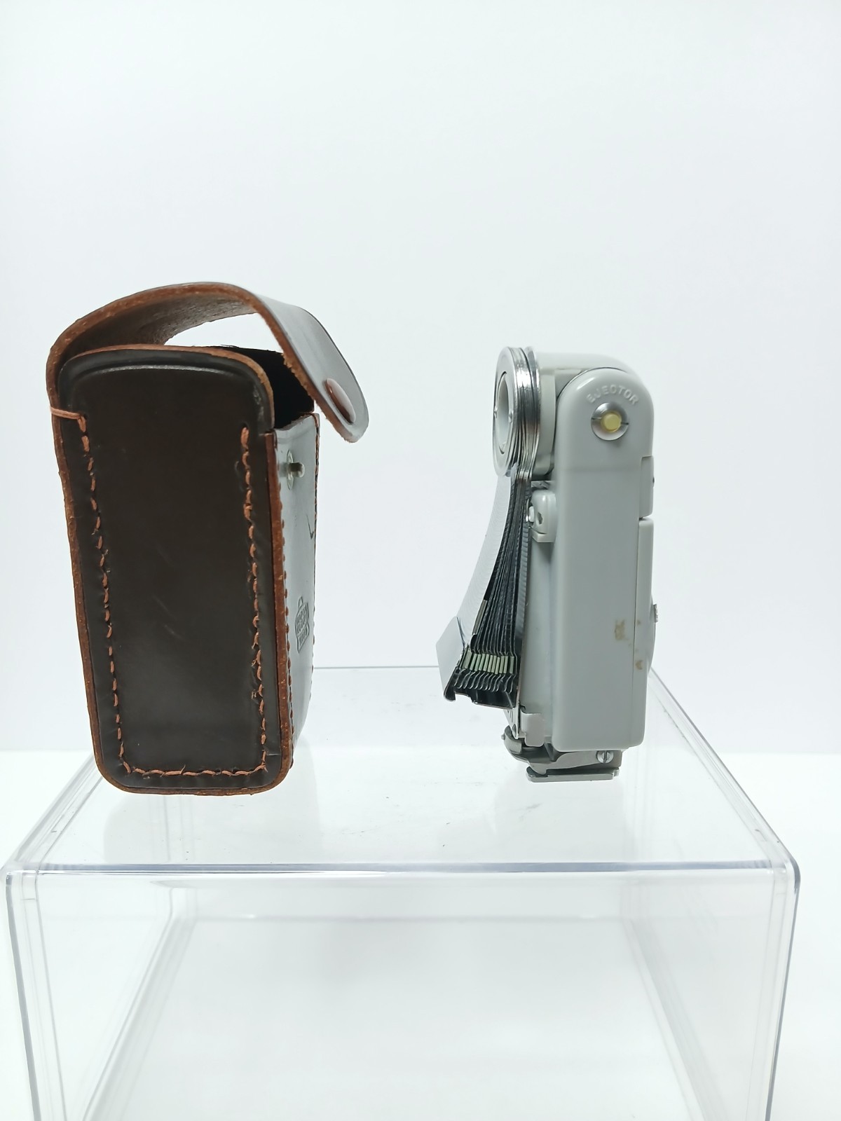 Vintage Nikon BC-5 Range Finder Folding Fan Flash Unit W/Original Leather Case
