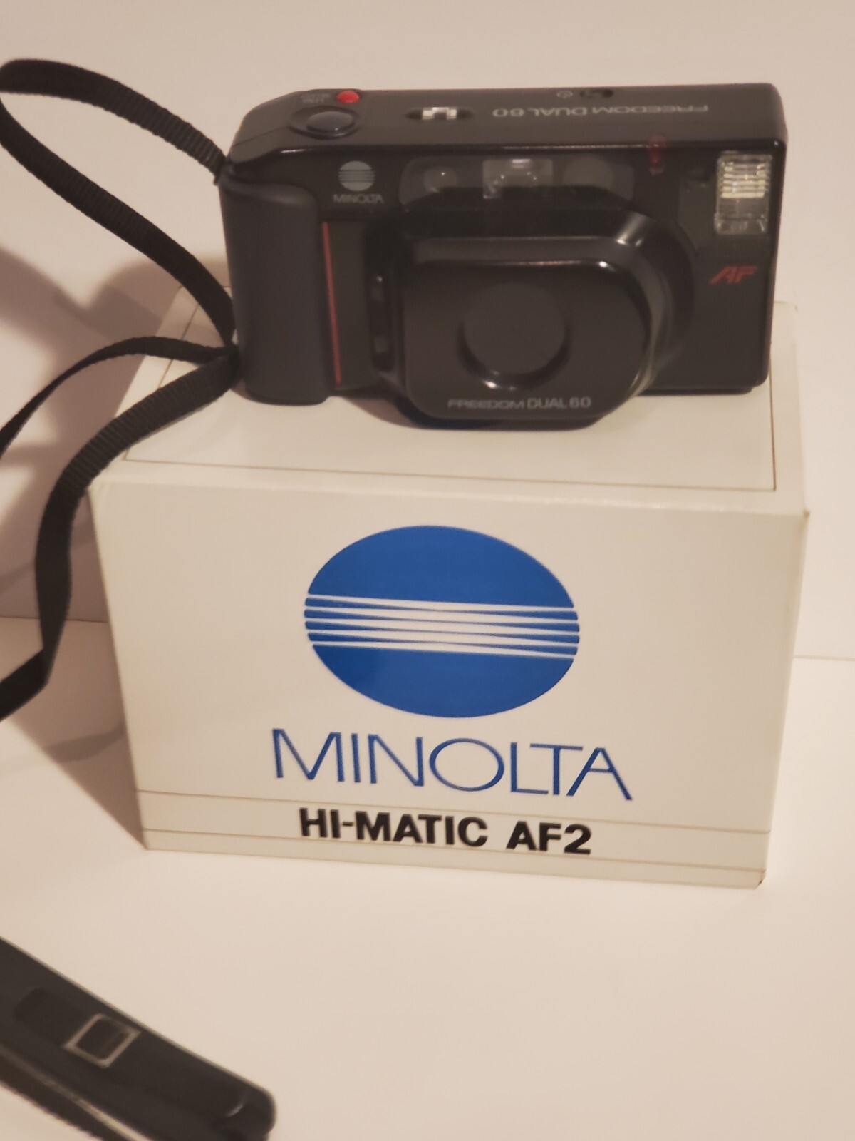 VINTAGE MINOLTA FREEDOM DUAL 35 MM CAMERA WITH CARRY CASE UNTESTED AS-IS
